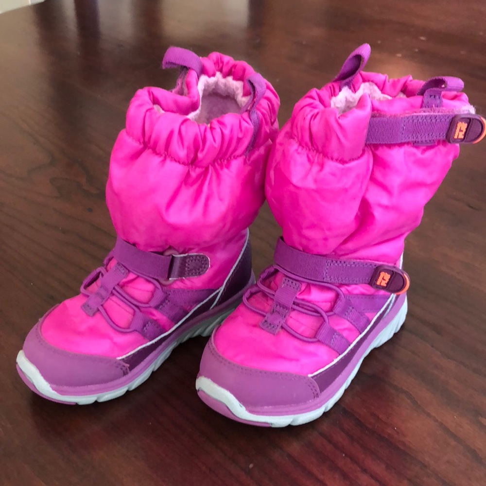 Kids Stride Rite Made 2 Play snow boots